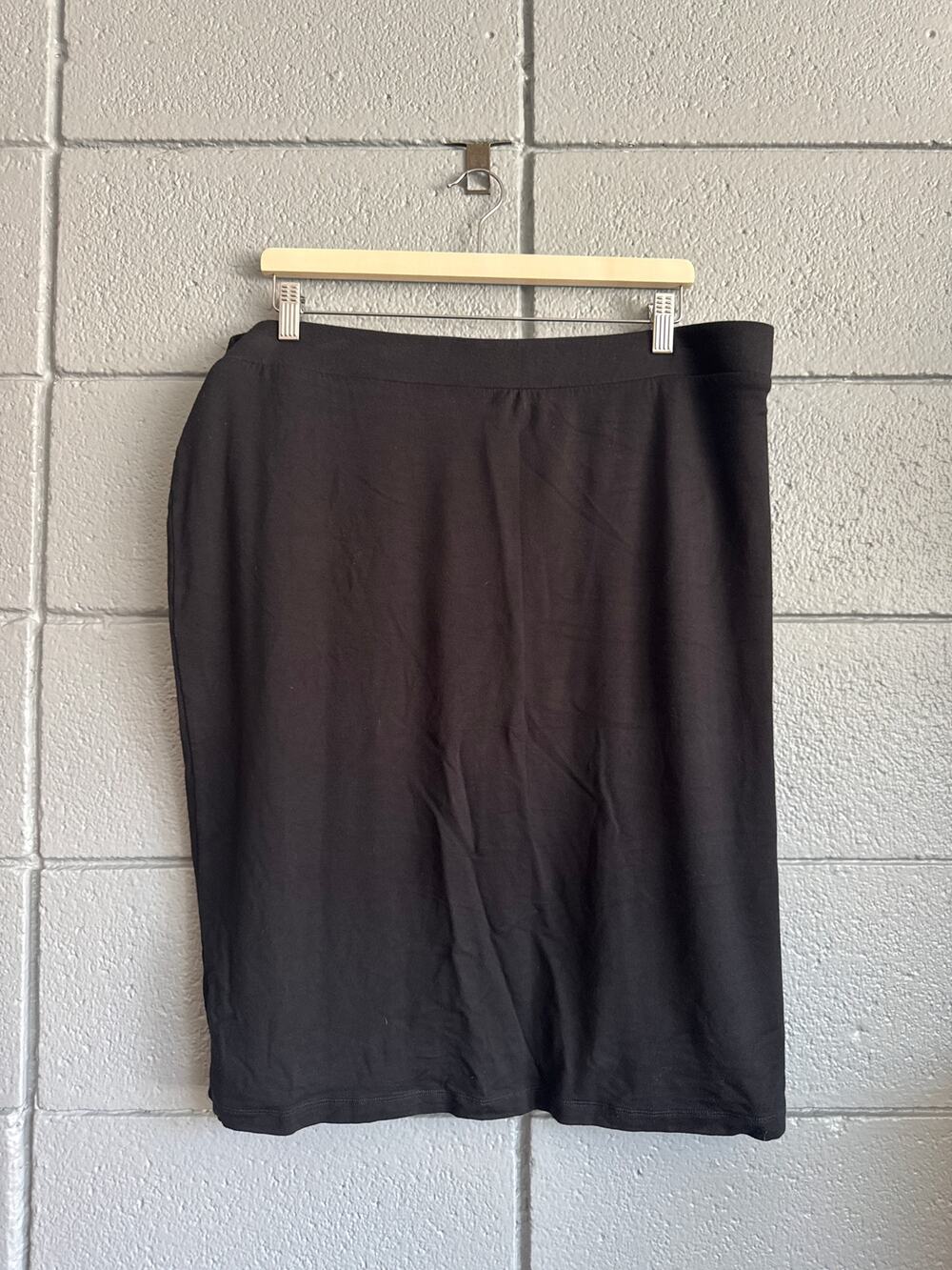 Flax in Motion Knee Length A-Line Stretchy Skirt size L